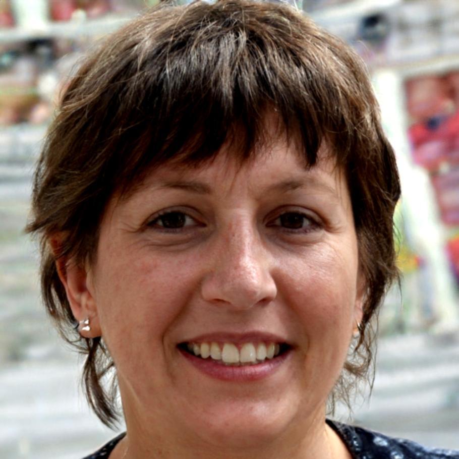 María Elena González, instructora senior